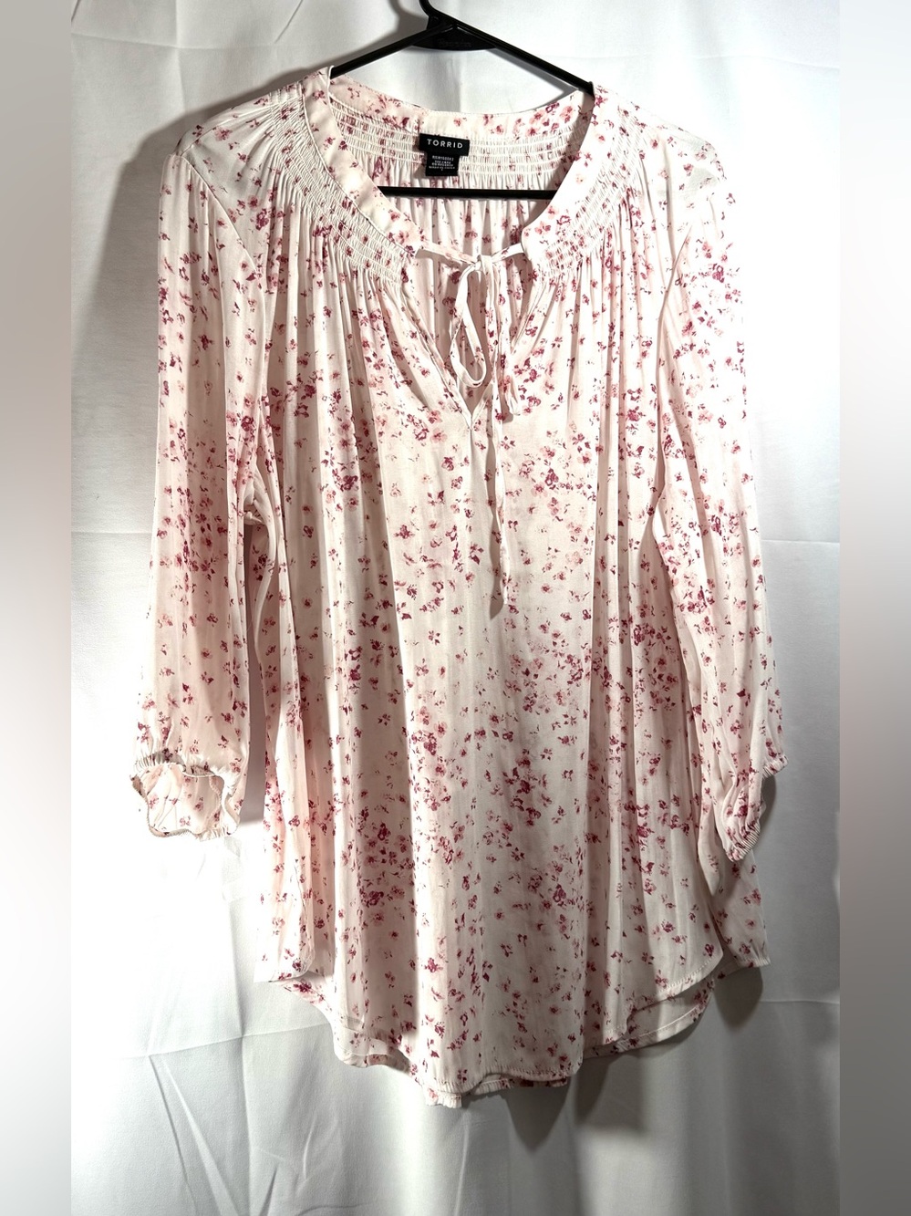 Torrid Cream Blush Floral Semi-Sheer Tie-Neck Peasant Tunic Size 1X